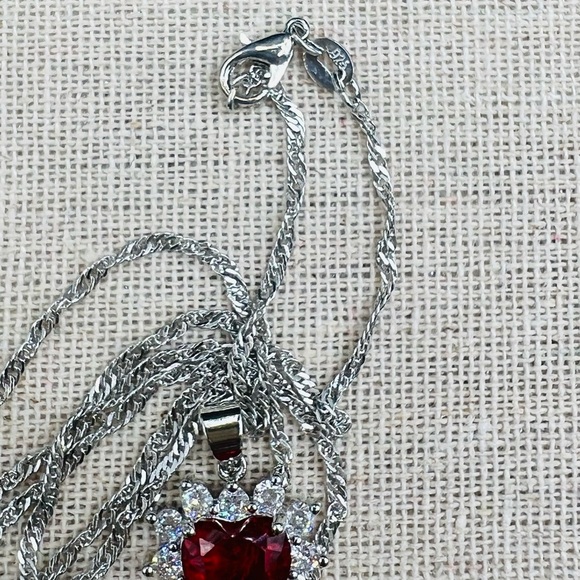 NIB 925 Stamped Sterling Silver Red Zircon Heart Earring & Pendant Necklace Set - Picture 4 of 13